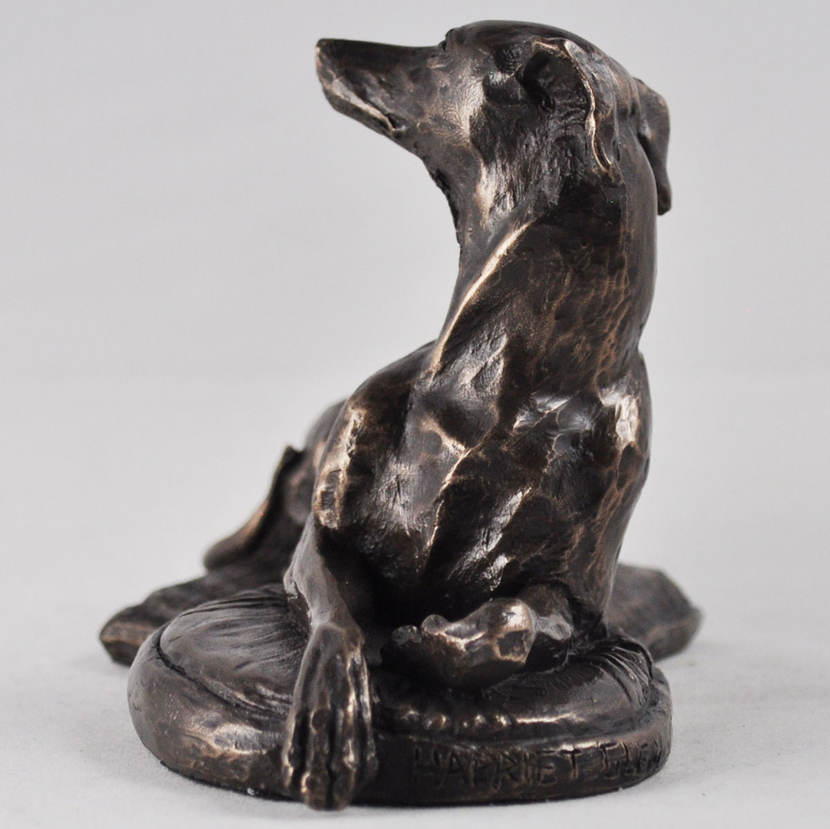 Skulptur "Liegender Whippet" – Bild 2